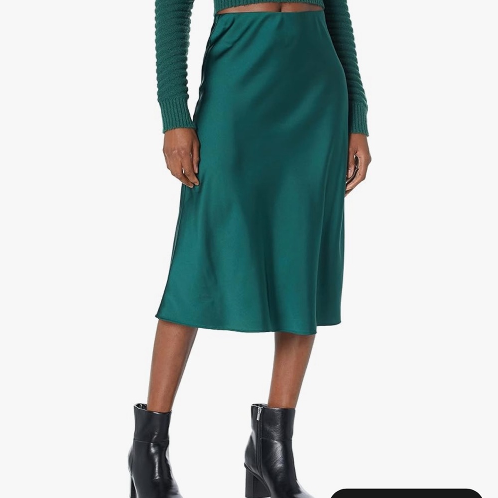 Elegant Green Satin Midi Skirt